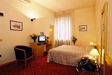***  Genius Hotel Downtown Milan Italy