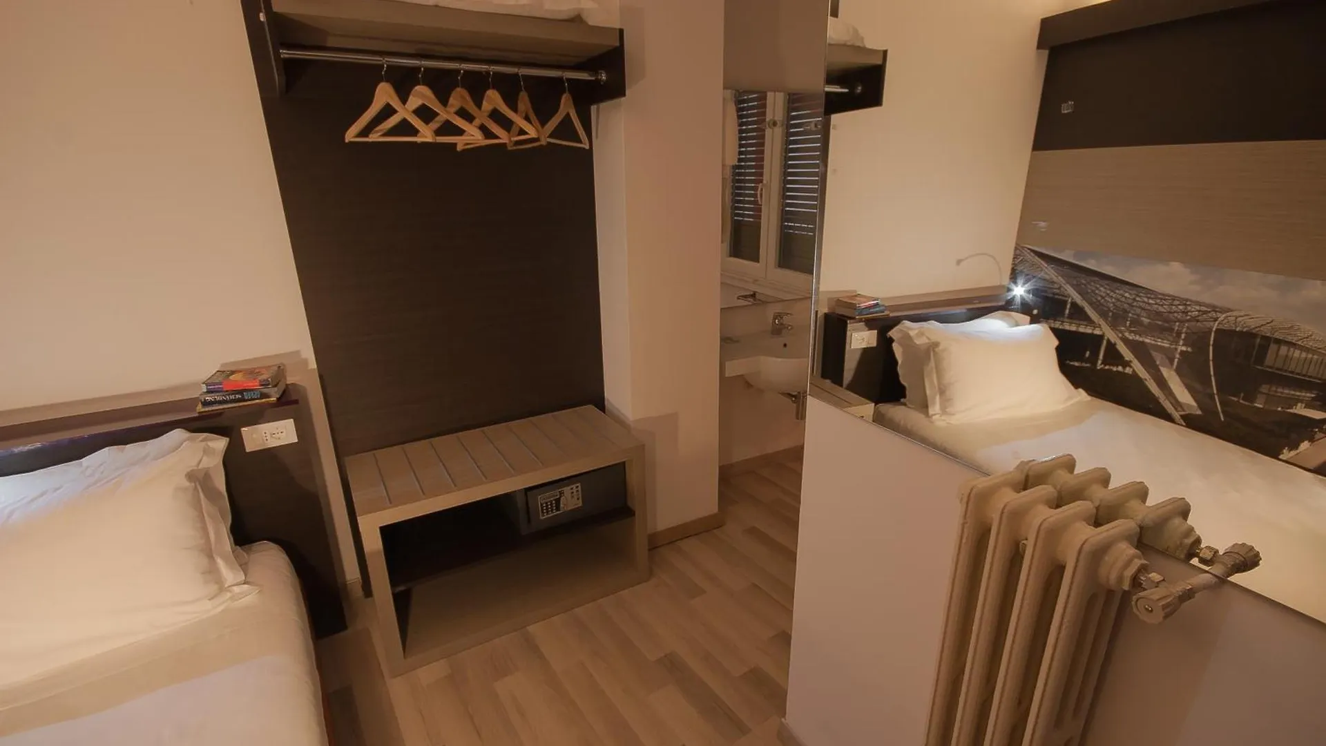 Genius Hotel Downtown Milan 3*,