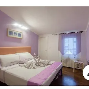 https://la-mansarda-del-centro.hotelitalianriviera.com