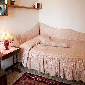  Apartment Ca Lezze Bell'appartamento Nel Cuore Di Italy