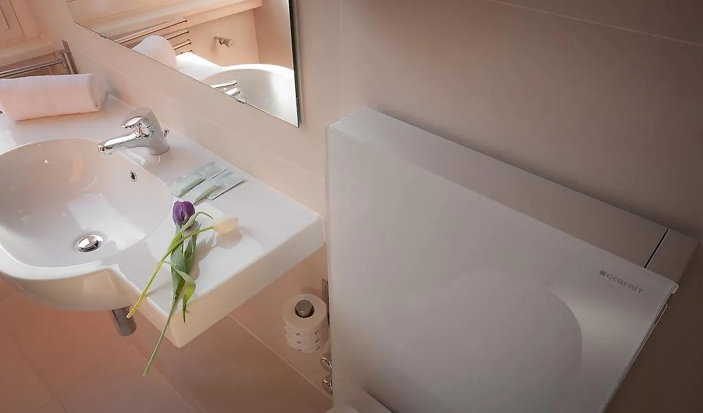 Genius Hotel Downtown Милан